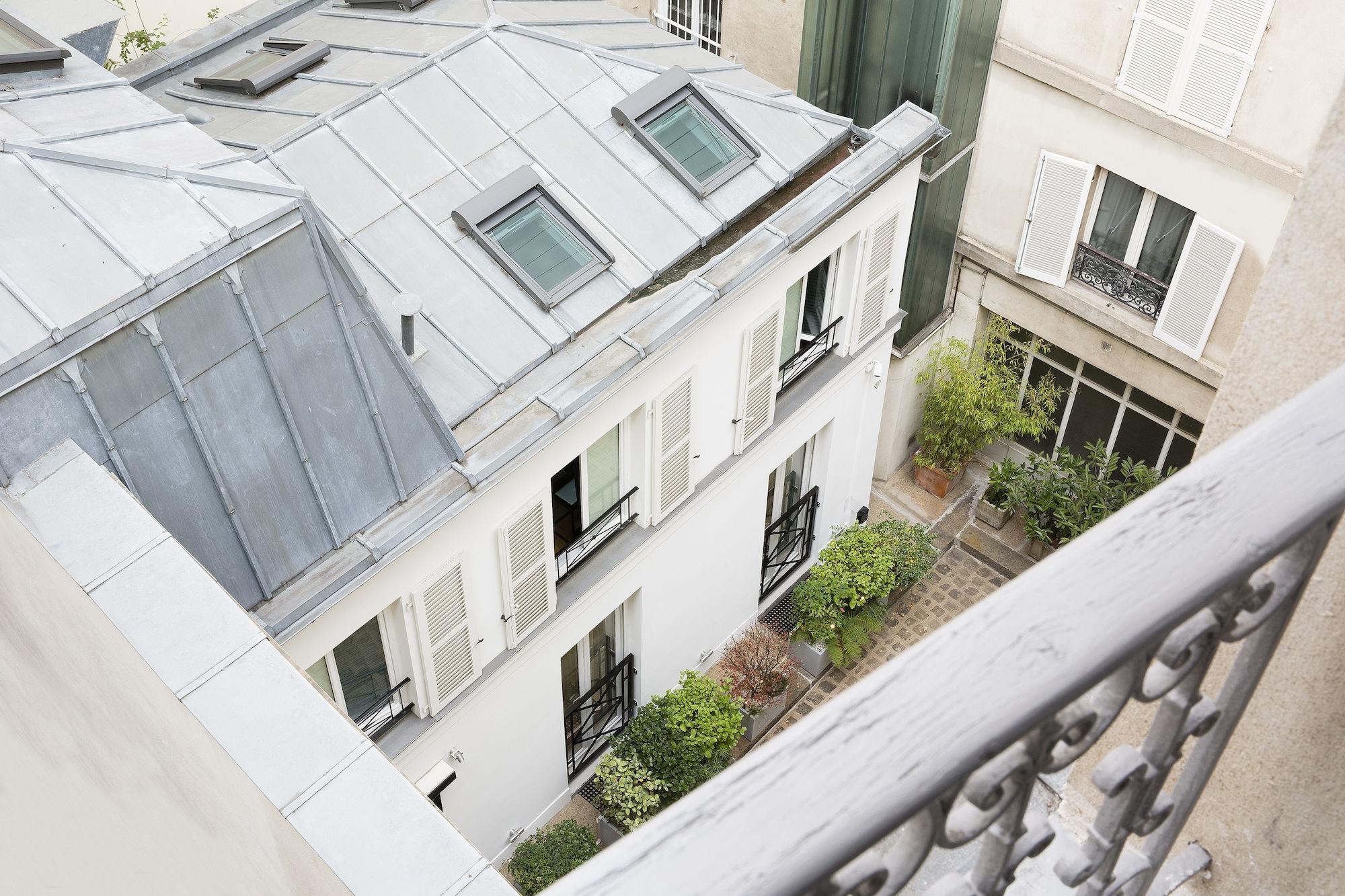 Hotel Le Marianne Paris Exterior photo